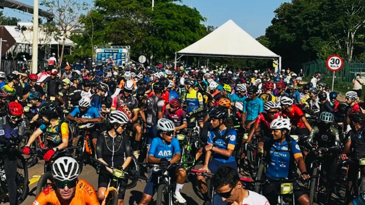 Mulher cai de bike em competição de 80 km no DF e é resgatada inconsciente
