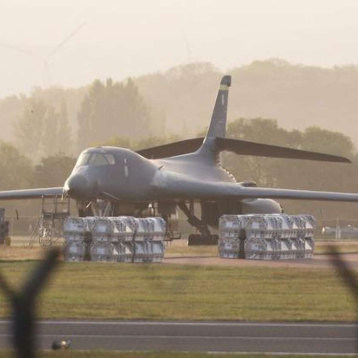 Reino Unido prende suspeitos de ato terrorista próximo a base aérea usada pelos EUA