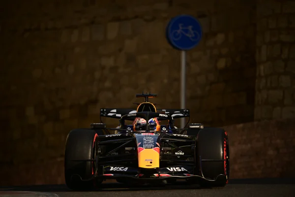 Fórmula 1: Max Verstappen lidera terceiro treino livre no Azerbaijão