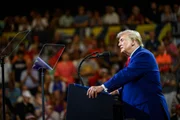 Imagem da matéria: Trump diz que EUA vencerá guerra contra Irã: “Vai ser de um jeito ou outro”