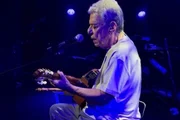 Ameaça contra Chico Buarque pode configurar crime e exige provas; entenda