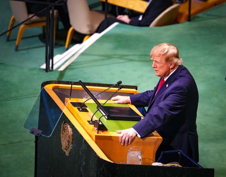 Trump rejeita proposta iraniana para reabrir Estreito de Ormuz e encerrar combates