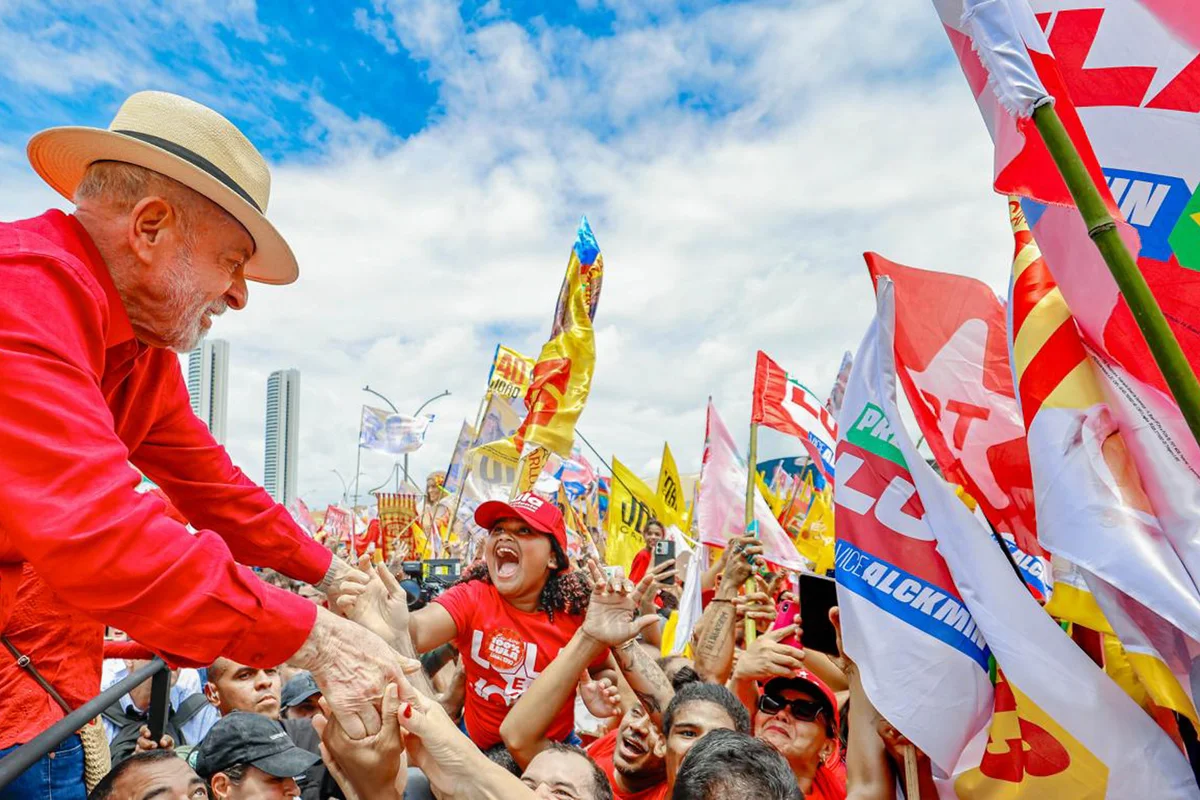 Reta final do 1º turno: Lula faz giro nas regiões e intensifica mobilização