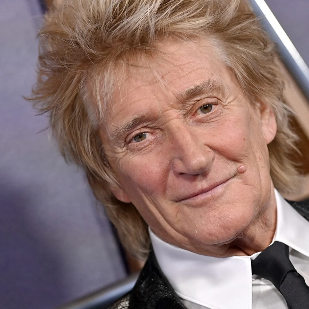 Após cirurgia, Rod Stewart anuncia última turnê da carreira aos 81 anos