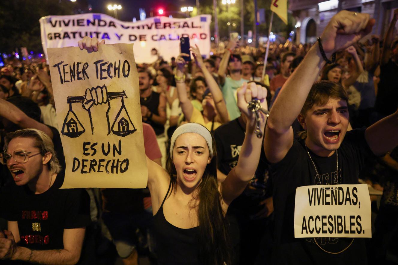 Protestantes em Madri exigem melhor proteção aos inquilinos