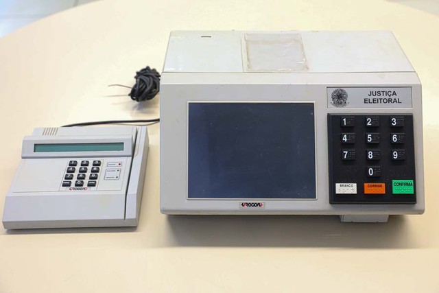 Urna eletrônica: veja evolução dos modelos desde 1996