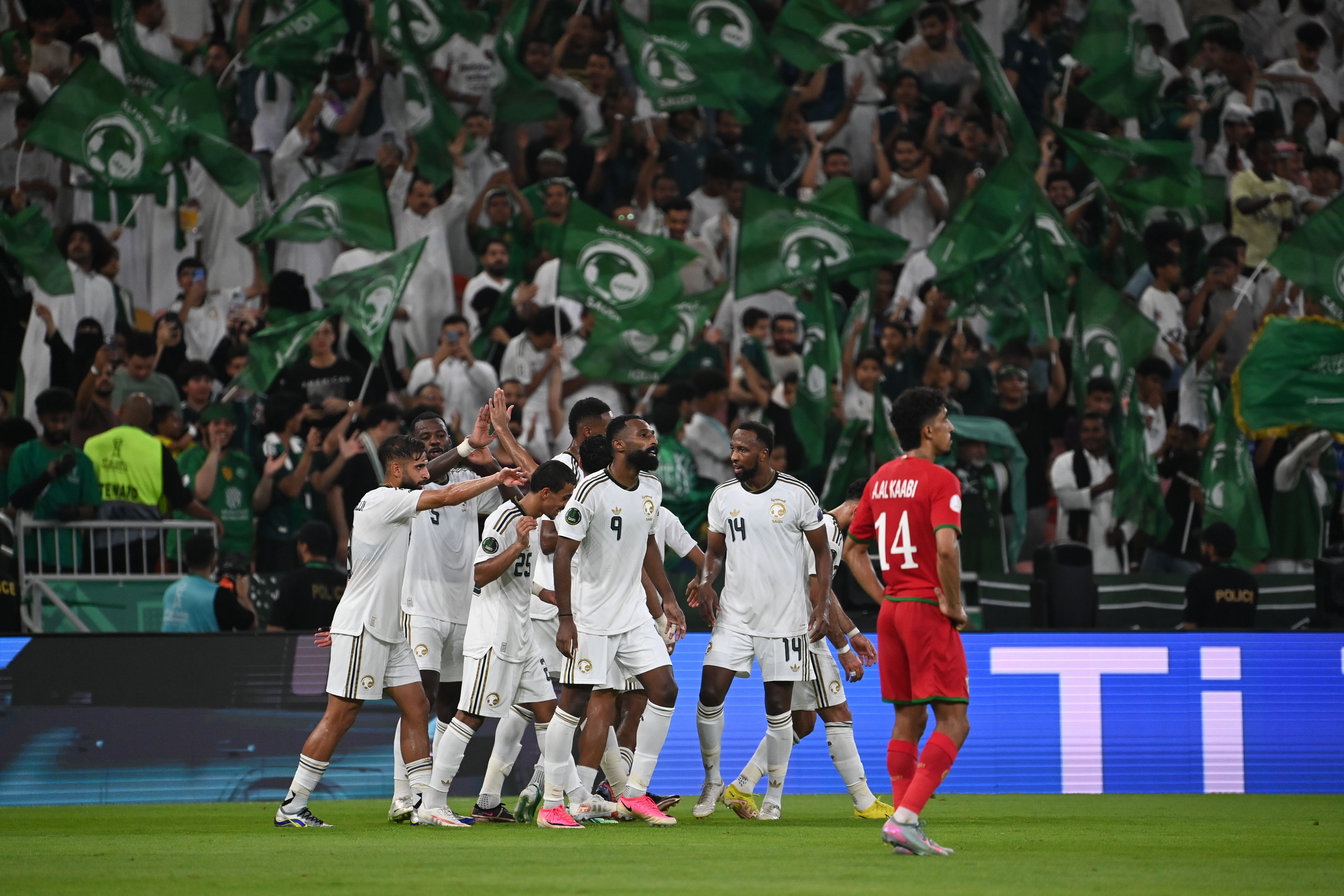 'Desempenho excelente' — Donis elogia a melhora do ataque da Arábia Saudita após vitória sobre Omã