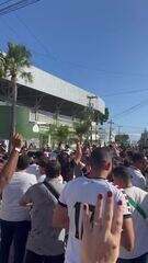 Torcida do Santa Cruz faz Carnaval em Fortaleza para decisão do acesso na Série C