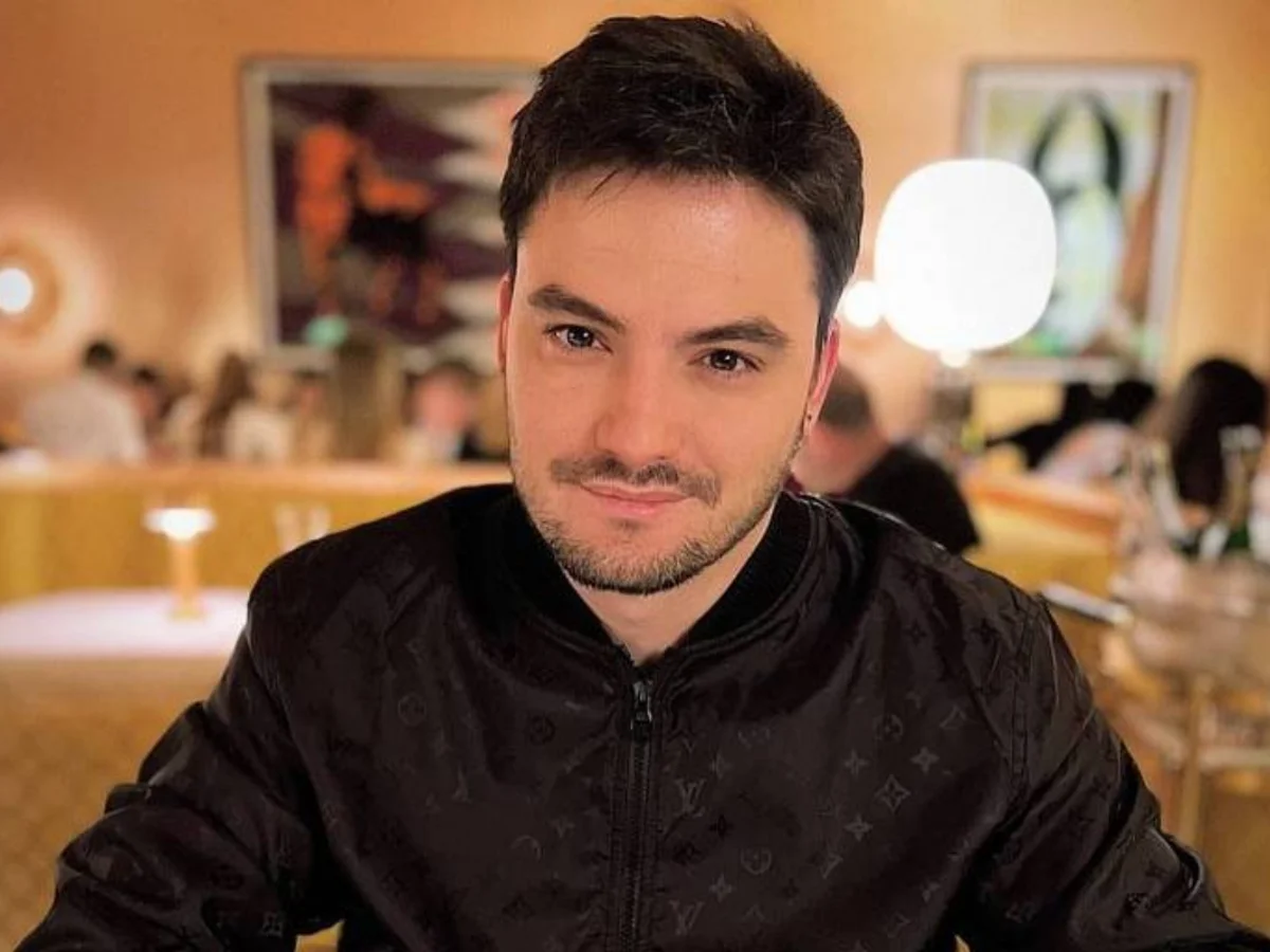 Felipe Neto lamenta ter divulgado bets: "Burro e ganancioso"