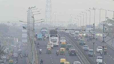 There is an almost precise window in the calendar when Delhi’s AQI breaches the 200-mark: mid-October to February-end (HT Archive)