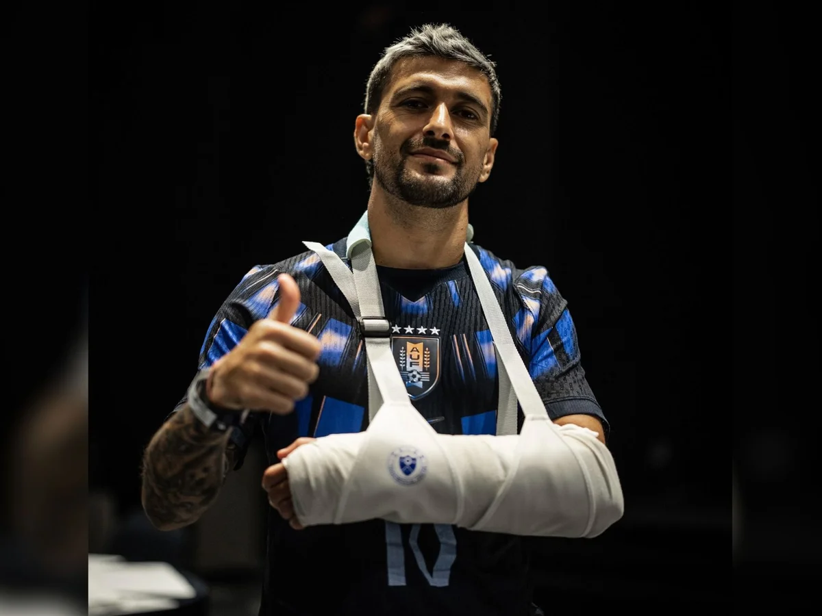 Seleção uruguaia presta apoio a Arrascaeta após lesão: "Voltará"