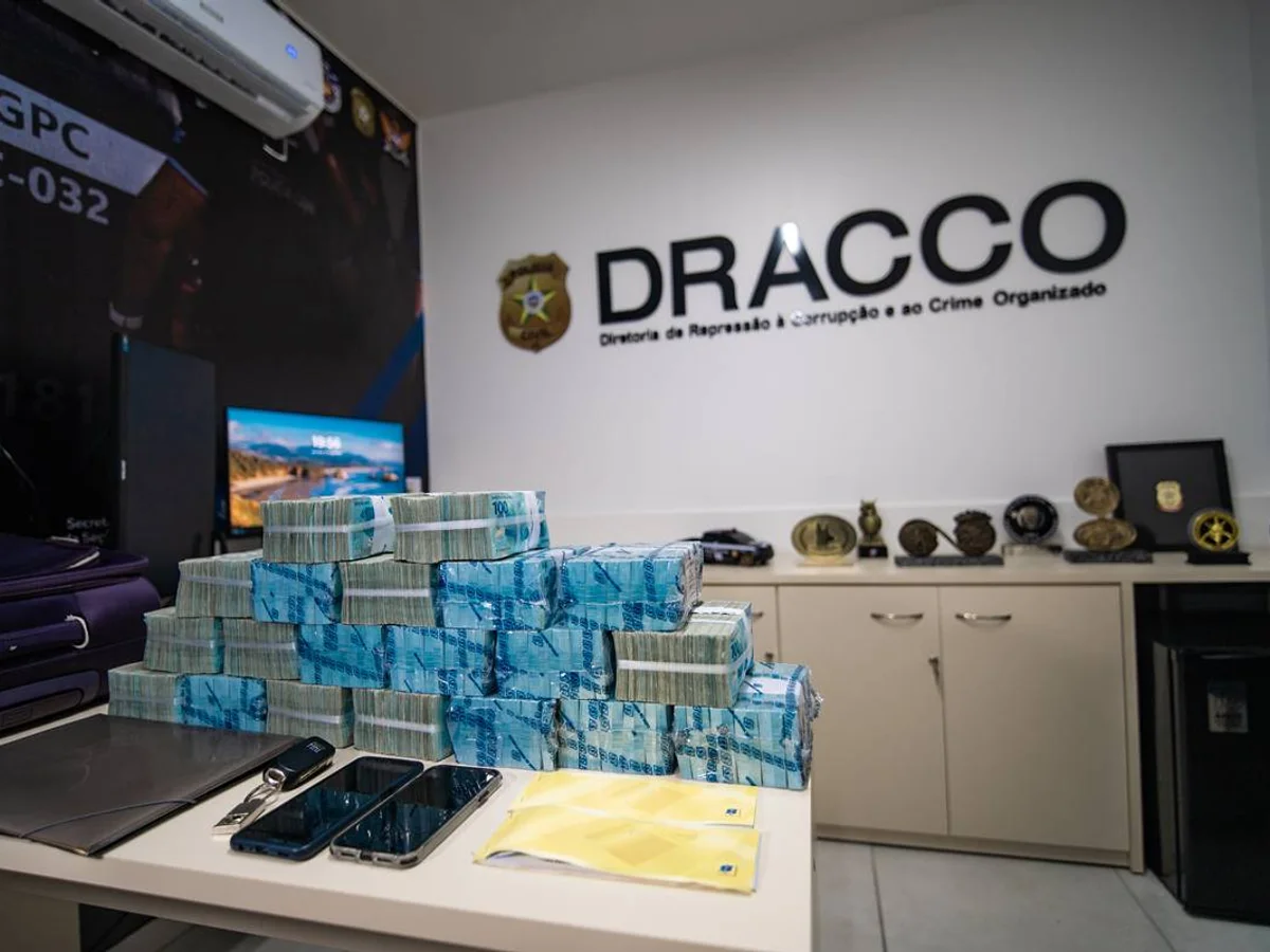 Funcionários de empresa contratada por Maceió são detidos com R$ 2 milhões