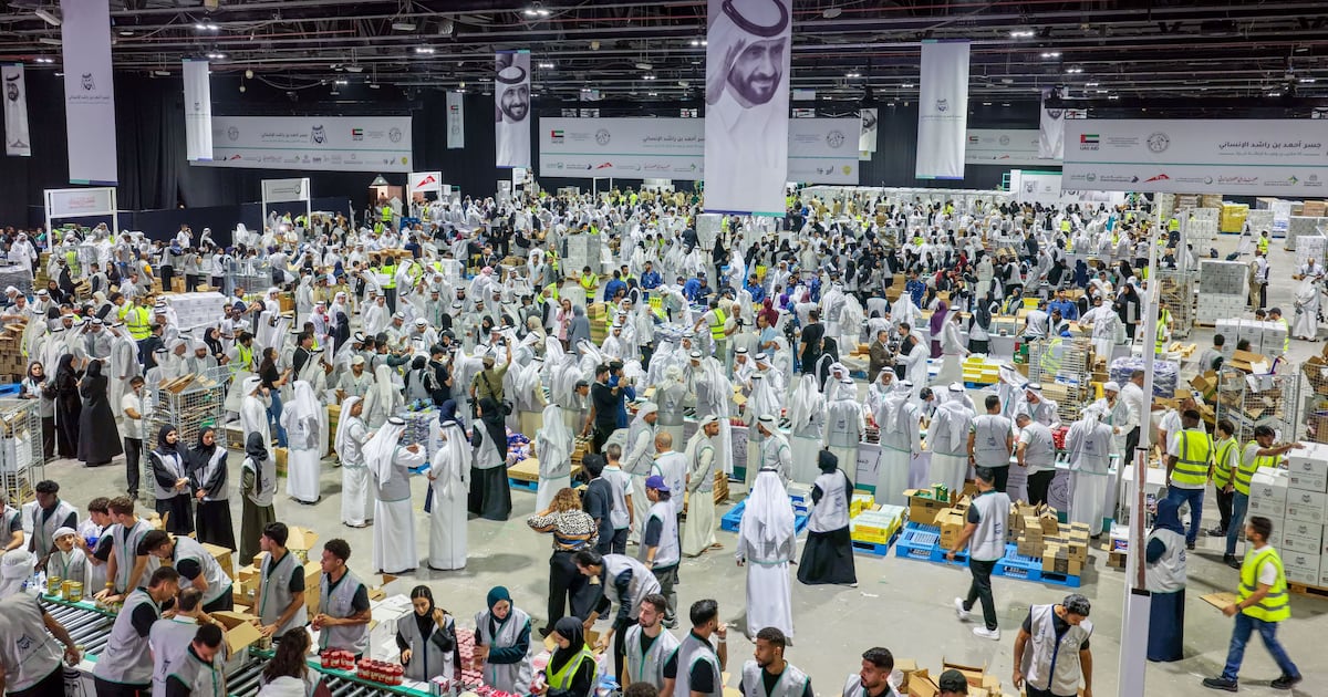 Os EAU preparam 10 milhões de refeições para Gaza em homenagem ao xeque Ahmed bin Rashid