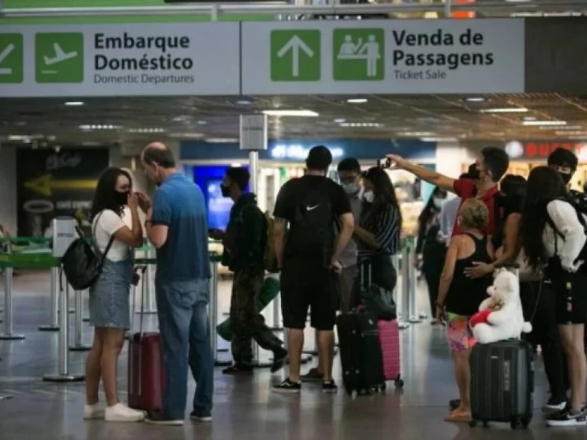 Buraco na pista de Confins provoca atrasos e cancelamentos em voos do DF