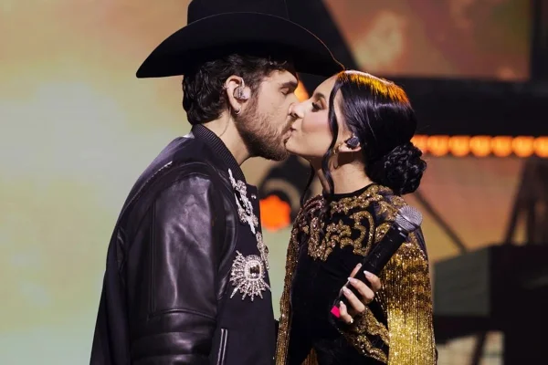 Ana Castela surge empolgada em show do ex-namorado Gustavo Mioto