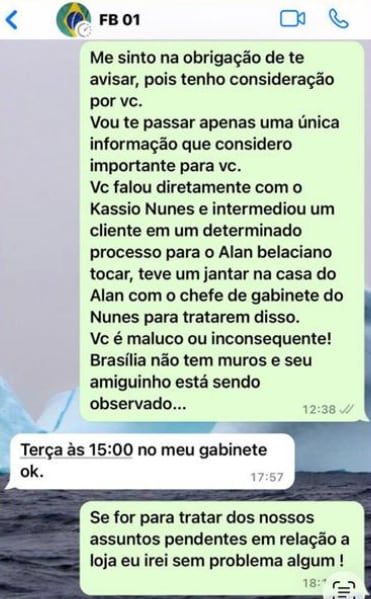 Relógio de luxo e cobrança de R$ 1,4 milhão: mensagens revelam disputa entre Flávio Bolsonaro e ex-sócio