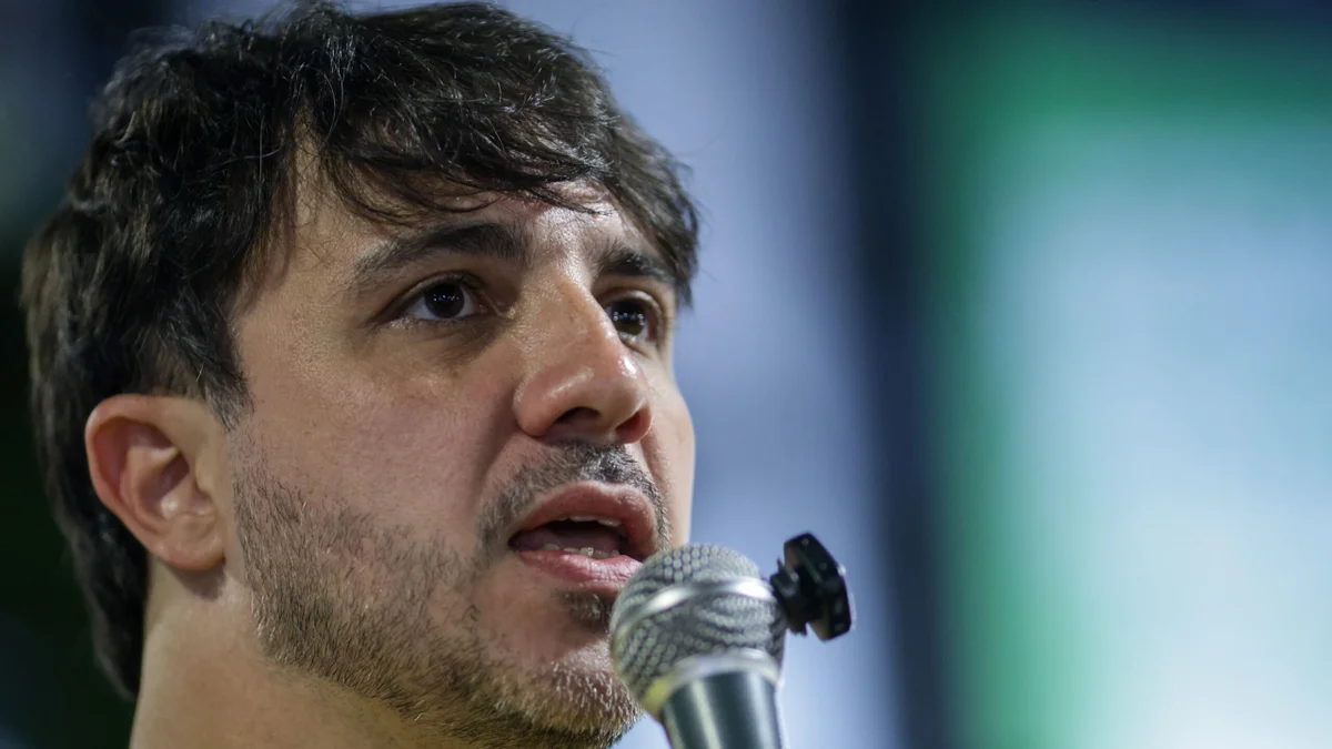 Quem é Mark Fisher, escritor que viralizou após vídeo de Renan Santos