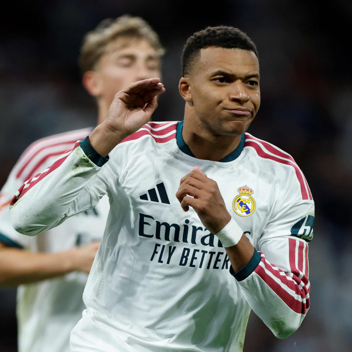 Com Endrick titular pela primeira vez com Mourinho, Real Madrid vence Sevilla com dois de Mbappé