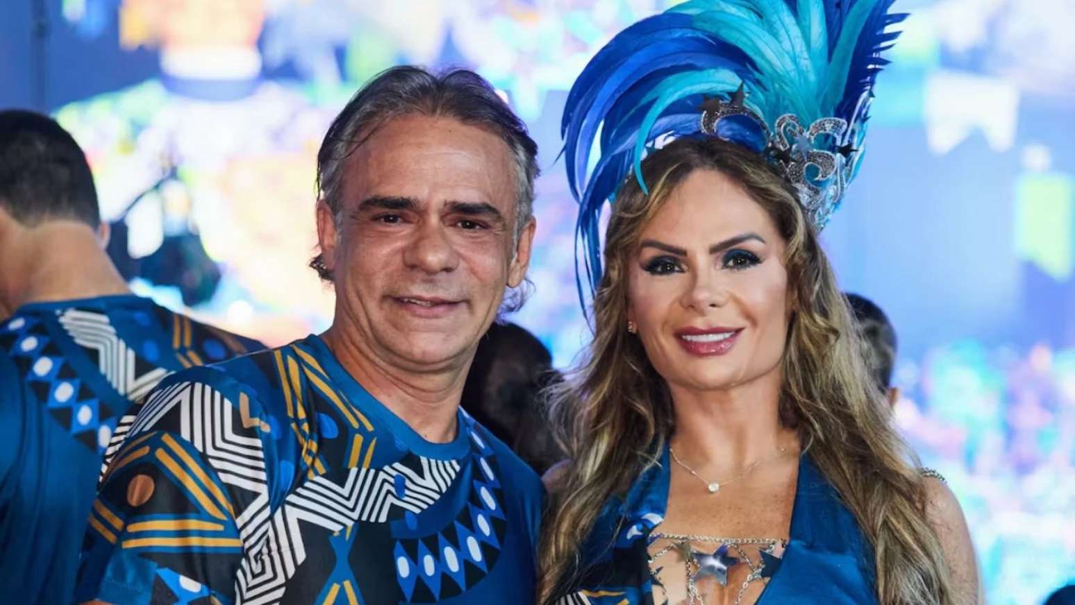 O empres&aacute;rio Victor Sim&otilde;es e a esposa, a arquiteta e designer Sihame Cruz, no Festival de Parantins, em junho deste ano.