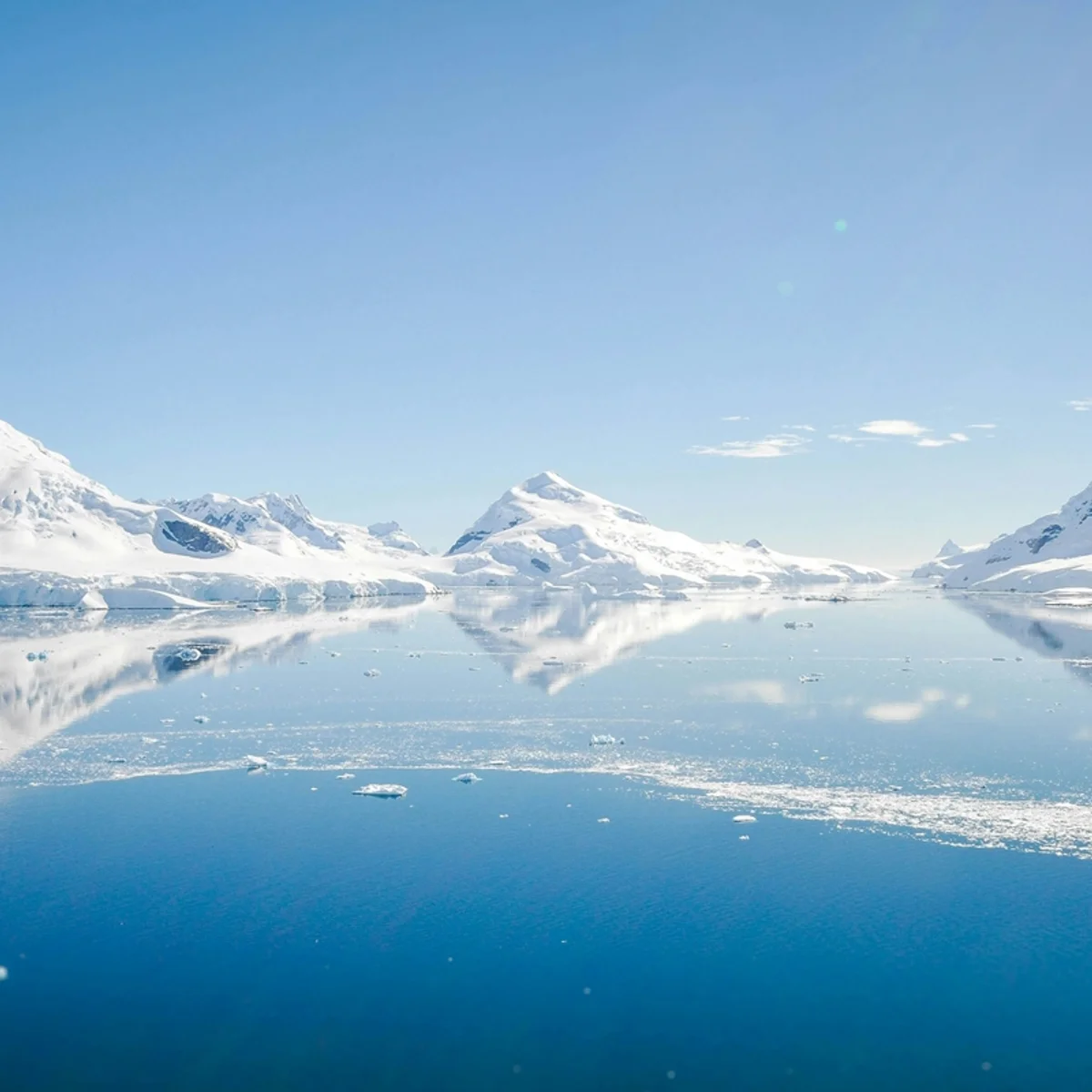 Reduzir emissões pode frear perda de gelo na Antártida até 2100, diz estudo