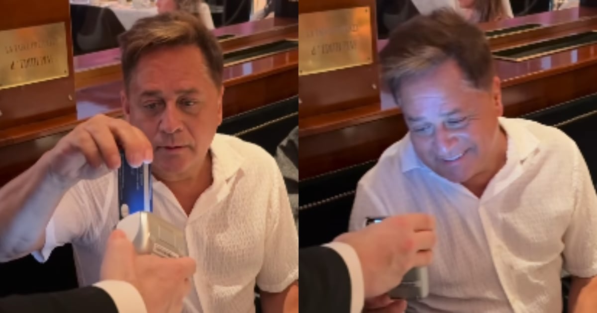 Leonardo se atrapalha para usar cartão de crédito e vira piada: ‘Nunca passou um na vida’