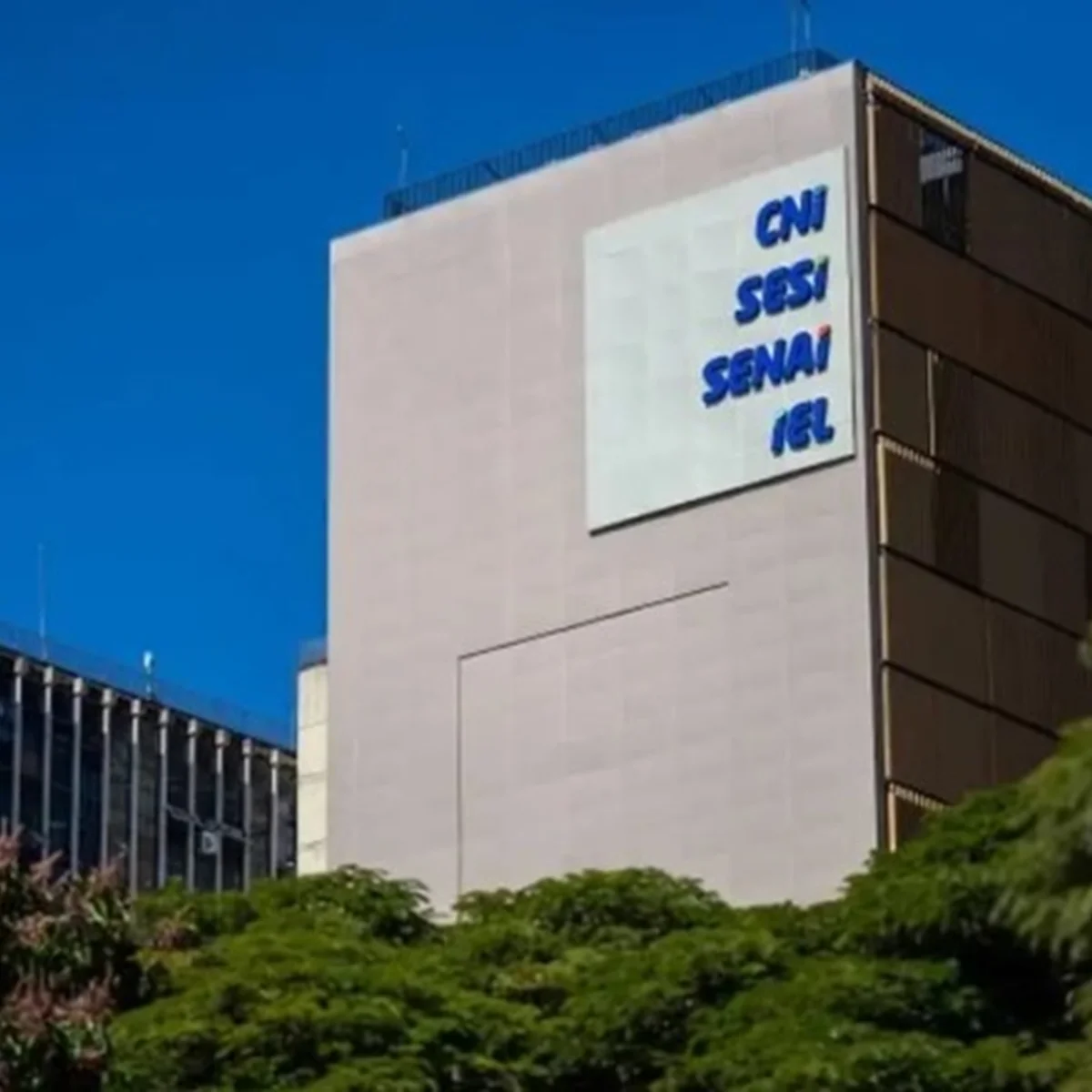 CNI prevê demissões, inflação e perdas econômicas com o fim da escala 6 x 1