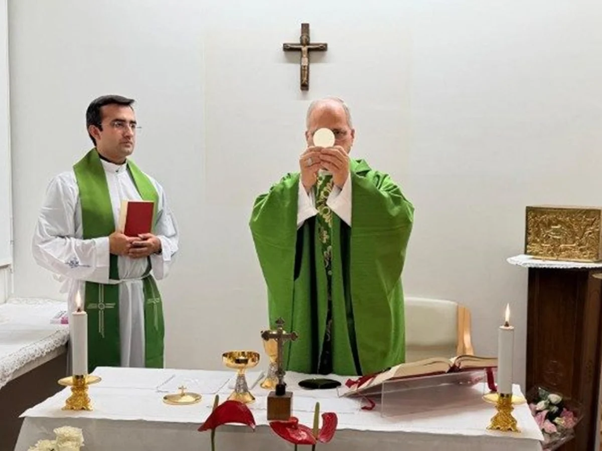 Papa Leão XIV celebra missa, em primeiras imagens divulgadas após cirurgia