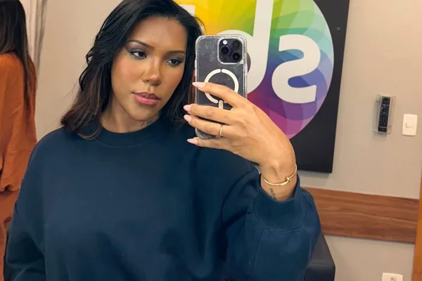 Carol Lekker se pronuncia após deixar a Record e se mudar para a Espanha - destaque galeria
