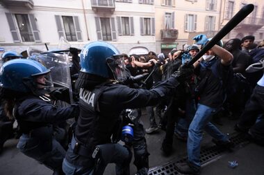 Protestos por direitos sociais na Itália terminam em confrontos com a polícia em diversas cidades