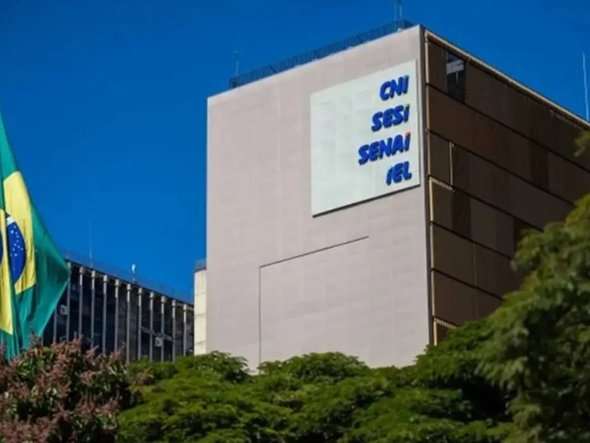 CNI prevê demissões, inflação e perdas econômicas com o fim da escala 6 x 1