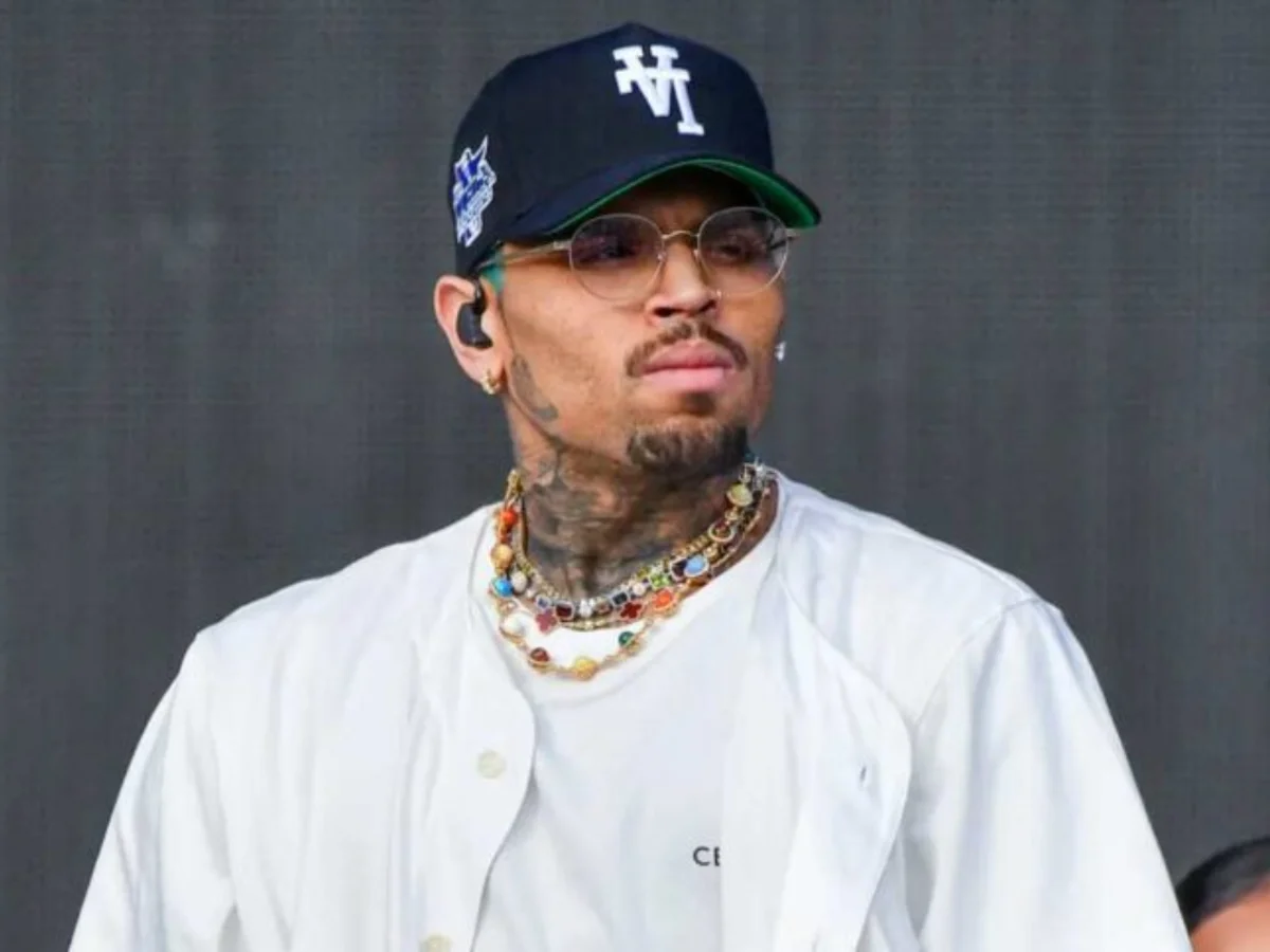 Chris Brown pode ser preso por agressão em boate. Entenda