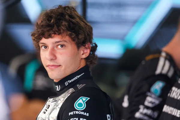 F1: Kimi Antonelli vence nos Estados Unidos e se aproxima do título mundial - destaque galeria