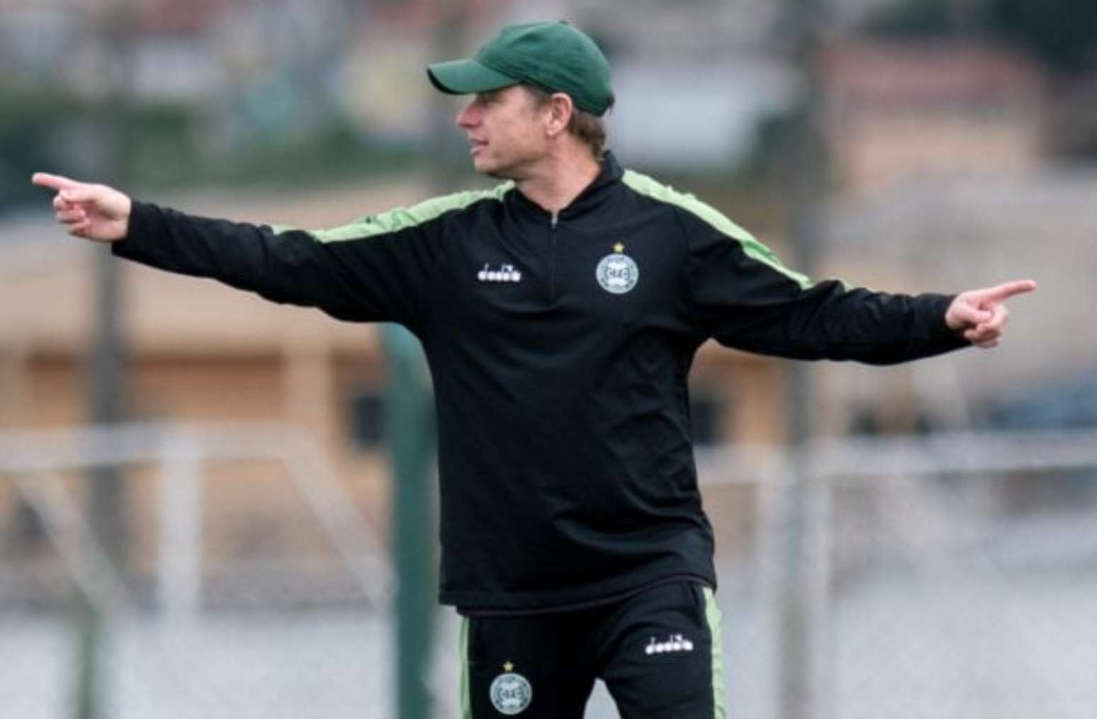 Seabra comandou o Coxa em 42 partidas &ndash;