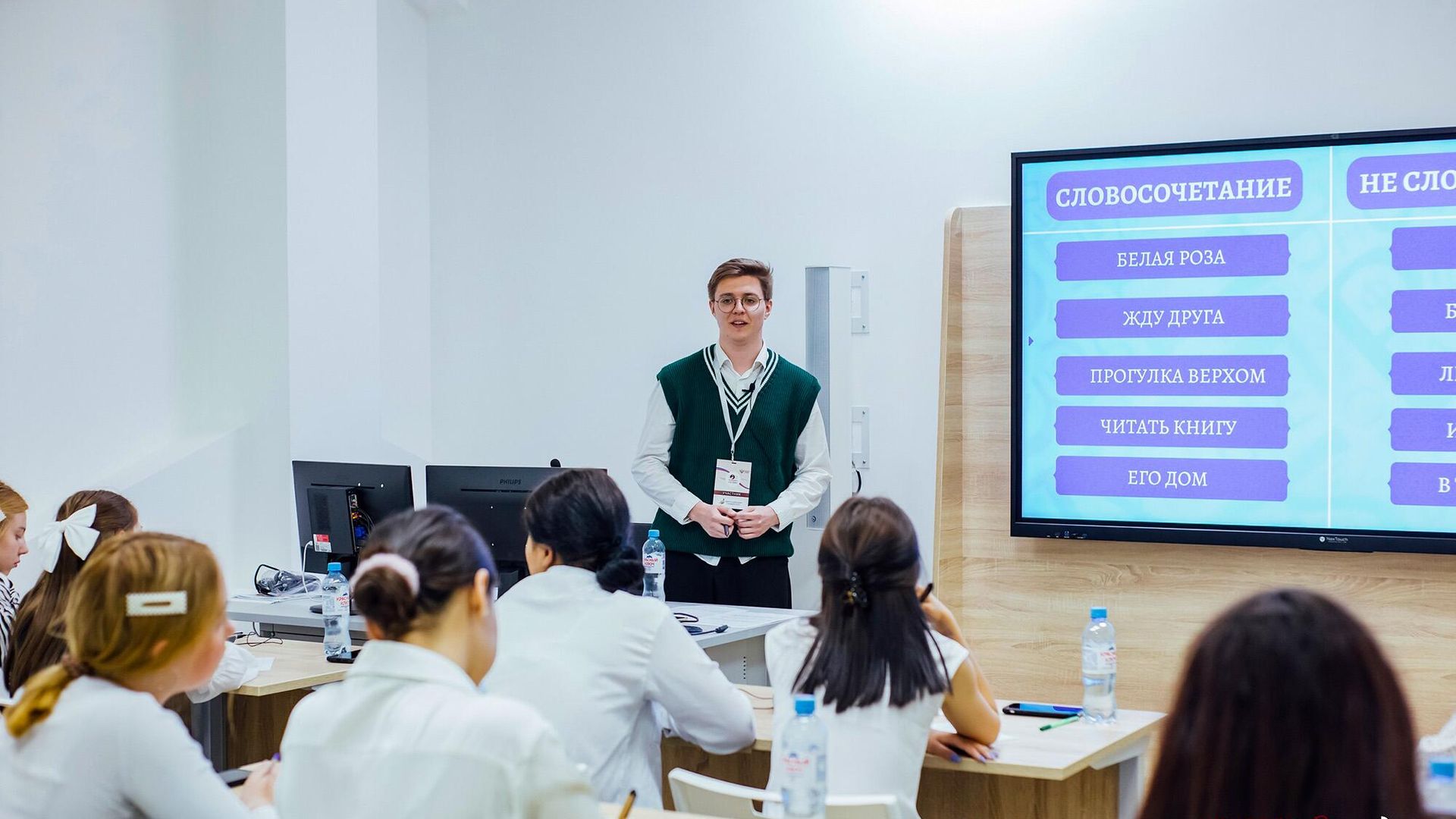 Deputado Svishchev: na Duma Estatal querem aumentar o limite de valor dos presentes para professores