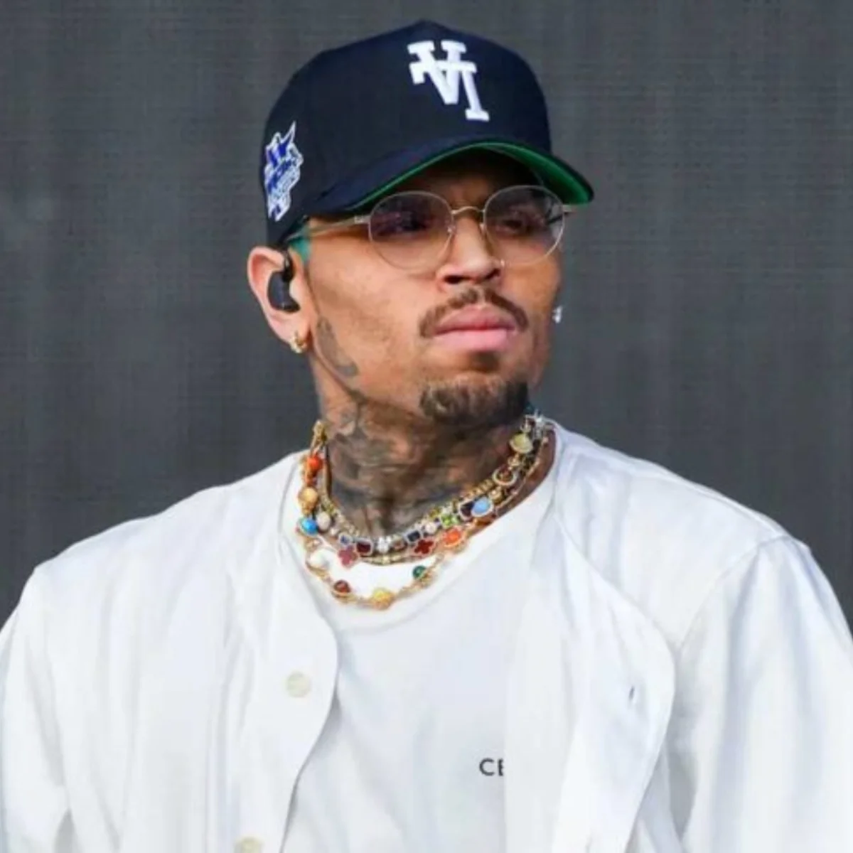Chris Brown pode ser preso por agressão em boate. Entenda