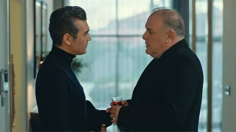 Asya vive uma grande desilusão com o filho e toma decisão radical que surpreende a todos