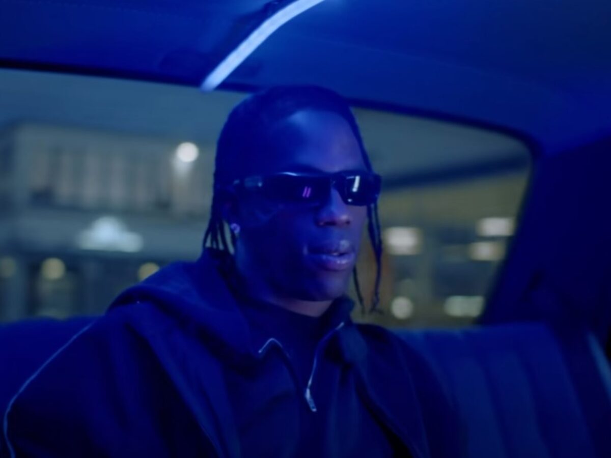 Lollapalooza 2027: Travis Scott, Charli XCX, Fountains DC e mais serão headliners