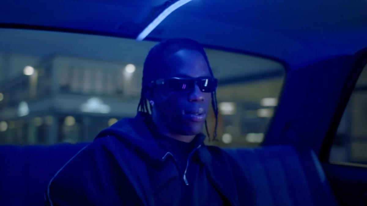 Lollapalooza 2027: Travis Scott, Charli XCX, Fountains DC e mais serão headliners