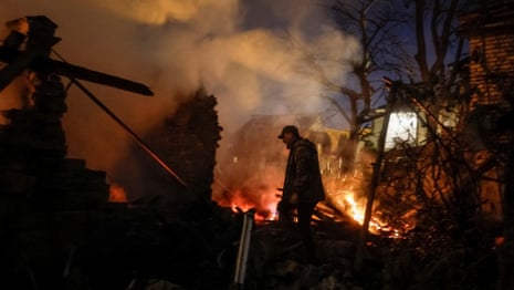 Lethal Russian strikes hit residential area in Kyiv – video