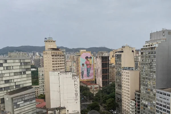 Alerta de chuva da Defesa Civil assusta moradores em BH: "Vai cair o mundo"