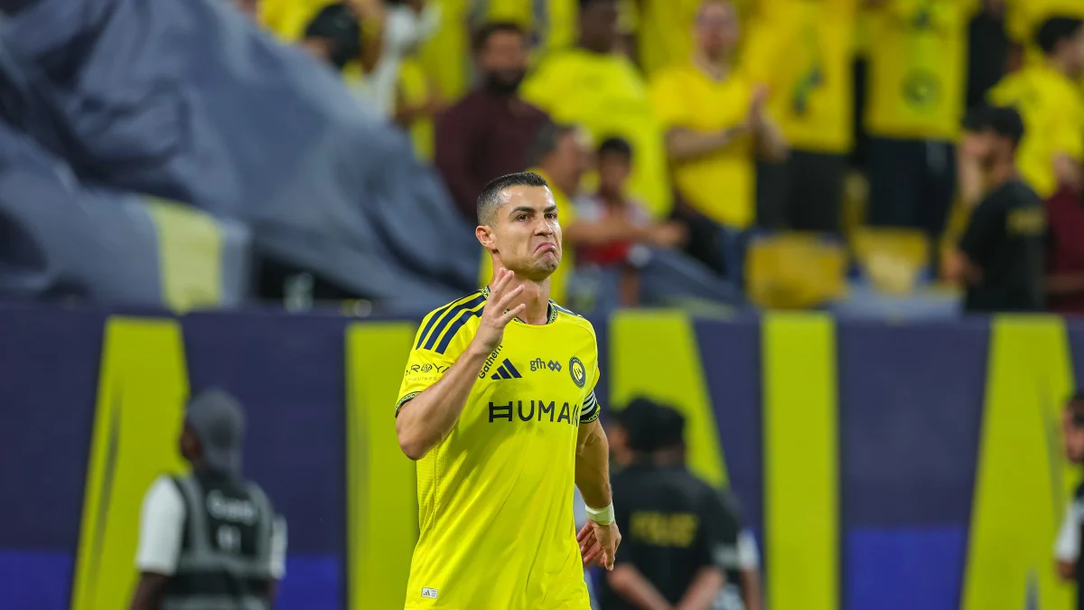Cristiano Ronaldo é o jogador mais bem pago do futebol mundial; veja top 10