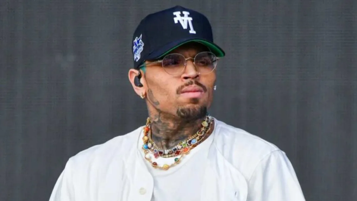 Chris Brown pode ser preso por agressão em boate. Entenda