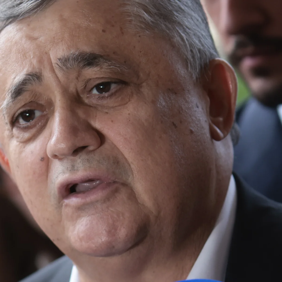 Guimarães vai procurar Alcolumbre para concluir votação da 6x1 esta semana