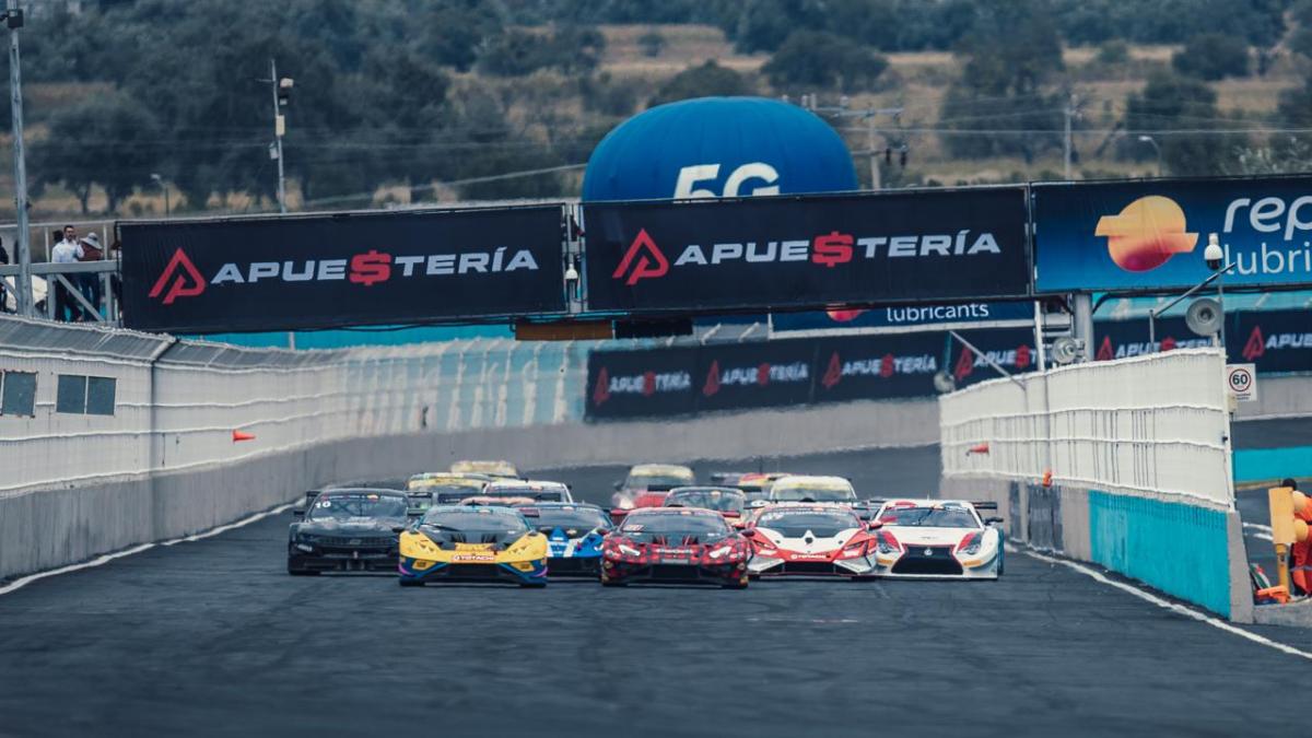 ¡Puebla rugió! Mais de 25 mil torcedores viveram o espetacular estreia do GT Challenge no México