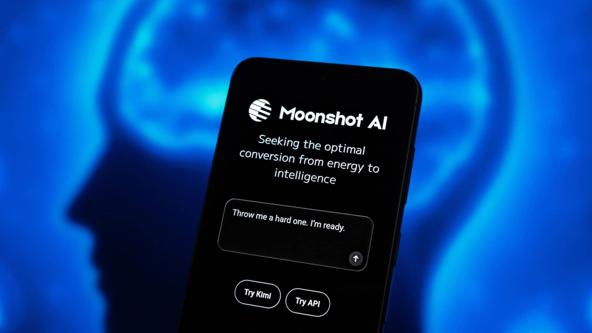 OpenAI acusa chinesa Moonshot de distilar suas IAs