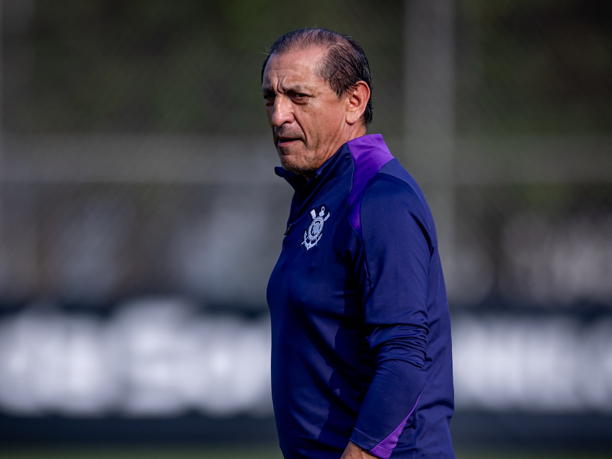 Ramón Díaz é o favorito para assumir o Corinthians, que deseja treinador já contra o Palmeiras