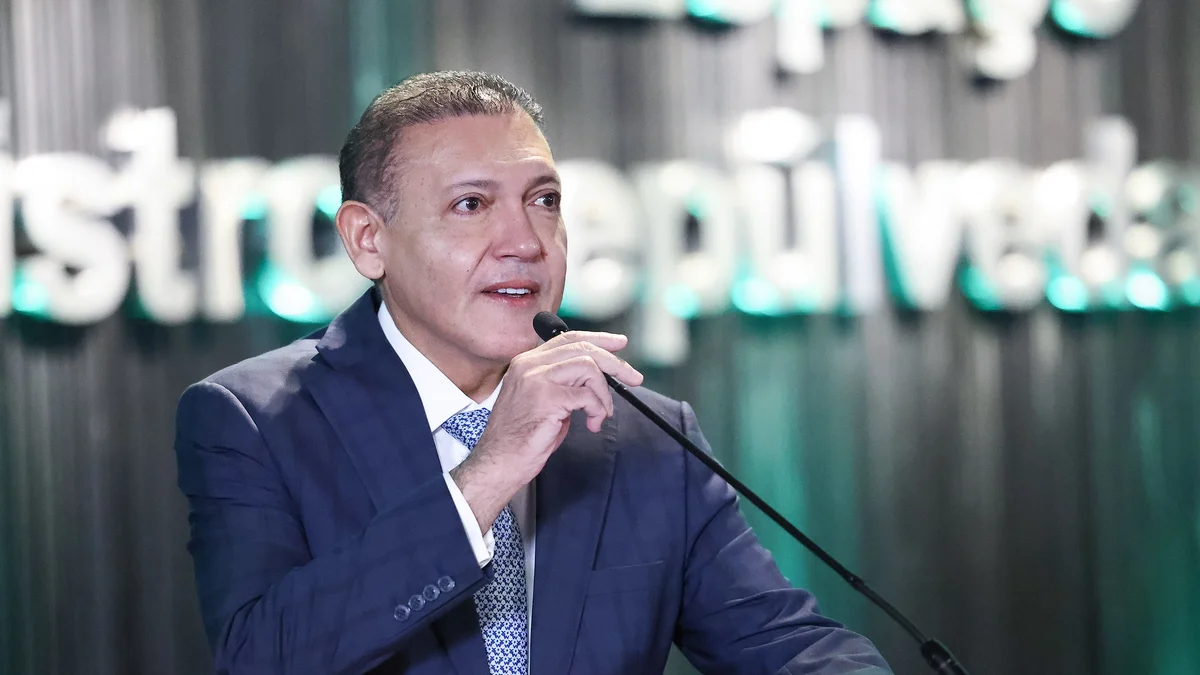 Presidente do TSE defende urnas a observadores internacionais: "Super Bowl"