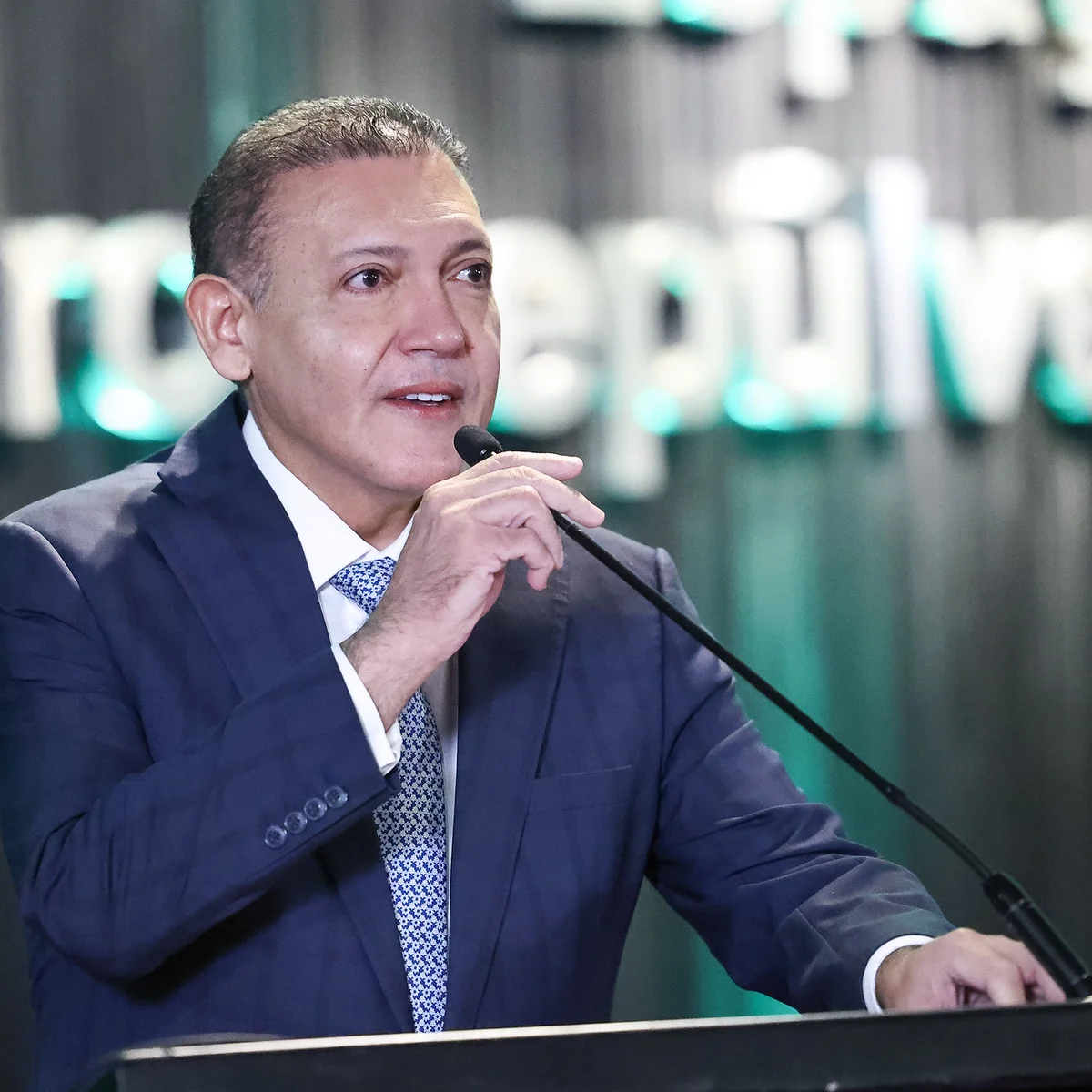 Presidente do TSE defende urnas a observadores internacionais: "Super Bowl"