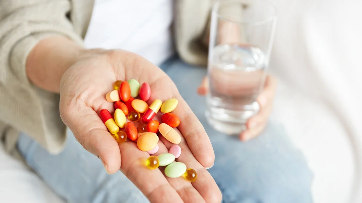 Tomar antibiótico além do tempo recomendado é arriscado e afeta microbiota