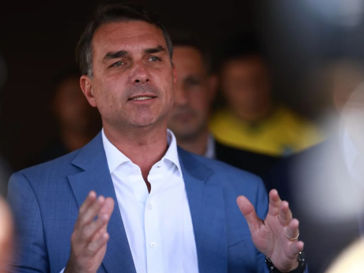 Flávio diz que vai a debates no 2° turno: "São importantes"